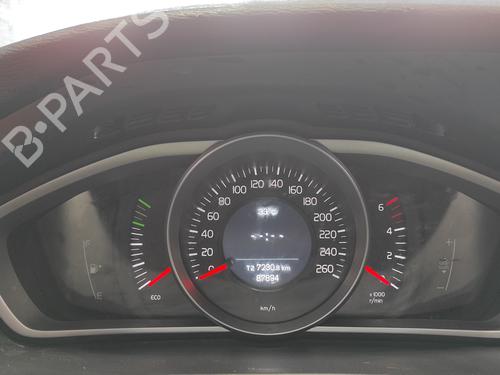 Instrument cluster VOLVO V40 Hatchback (525) D3 | BP13697806C47
