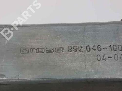 Rudehejsemekanisme Højre foran TOYOTA COROLLA Saloon (_E12_) 2.0 D-4D (CDE120_, CDE120R) | BP3331751C23 