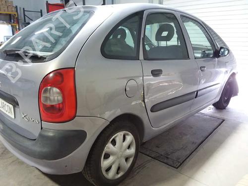 Left front fog light CITROËN XSARA PICASSO (N68) 2.0 HDi | BP2832641C30