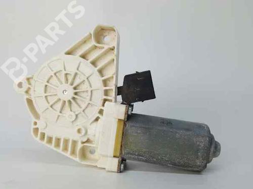 Used Left front window motor MERCEDES-BENZ CLA Coupe (C117) CLA 200 CDI / d (117.308) (136 hp) 5278663