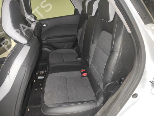 rear-seat-renault-captur-ii-hf_-tce-130-hfmf-2020-12318792 main image