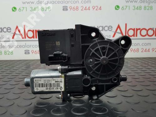 Vindusheismotor høyre foran RENAULT MEGANE III Grandtour (KZ0/1) 1.5 dCi (BZ09, BZ0D, BZ1W, BZ29, BZ14) (110 hp) 2769391
