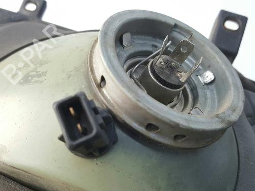 Right headlight VW TRANSPORTER T4 Van (70A, 70H, 7DA, 7DH) 1.9 D | BP7192157C29