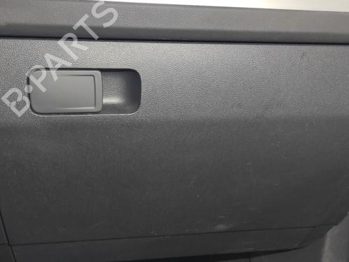 glove-box-vw-tiguan-ad1-ax1-2016-20141408 main image