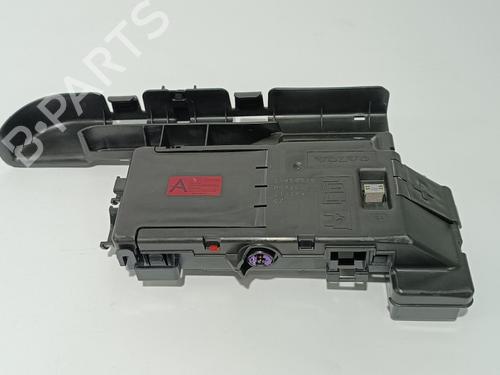Fuse box VOLVO V90 II Estate (235) B4 Mild-Hybrid AWD 31450530