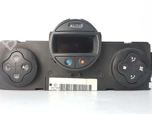 Airco bedieningspaneel RENAULT MEGANE II Saloon (LM0/1_) 1.9 dCi (LM0G, LM1G, LM2C) (120 hp) 4829390
