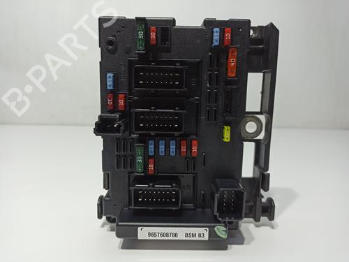 Used Fuse box PEUGEOT 206 Van 1.4 HDi (68 hp) 32772079