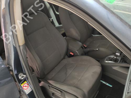 right-front-seat-vw-jetta-iii-1k2-2004-2005-2006-2007-2008-2009-2010-2011-2012-2013-27689031 main image