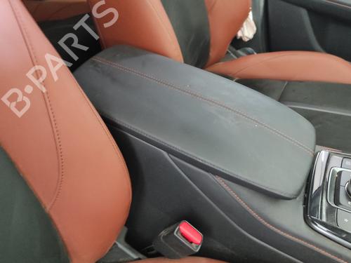 armrest-center-console-mazda-cx-30-dm-2019-24920343 main image