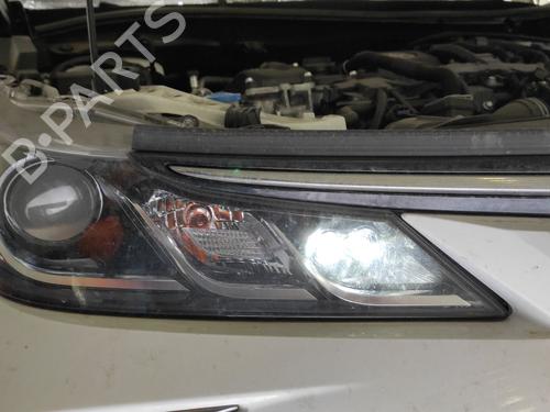 right-headlight-toyota-corolla-saloon-_e21_-2019-36303726 main image