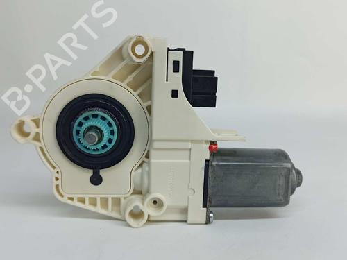 Rudehejsemotor bagstkærm højre AUDI A6 C6 (4F2) 2.7 TDI (180 hp) 8113656