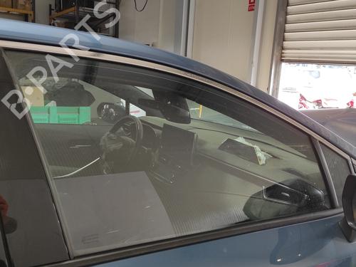 front-right-door-window-toyota-corolla-hatchback-_e21_-_ea1_-_eh1_-2018-26701996 main image