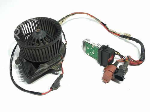 Used Heater blower motor RENAULT MEGANE I (BA0/1_) 1.9 D Eco (BA0A, BA0U, BA0R) (64 hp) 32471697