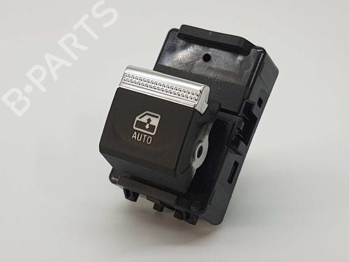 Used Right rear window switch RENAULT CLIO V (B7_) 1.0 TCe 90 (B7MT) (91 hp) 8231788