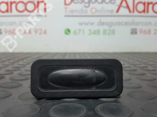 Used Tailgate handle RENAULT MEGANE III Grandtour (KZ0/1) 1.6 dCi (KZ00, KZ12, KZ13) (130 hp) 2769110