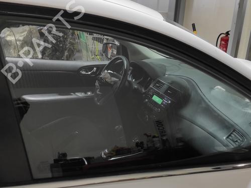front-right-door-window-nissan-pulsar-hatchback-c13-15-dci-2014-18837645 main image