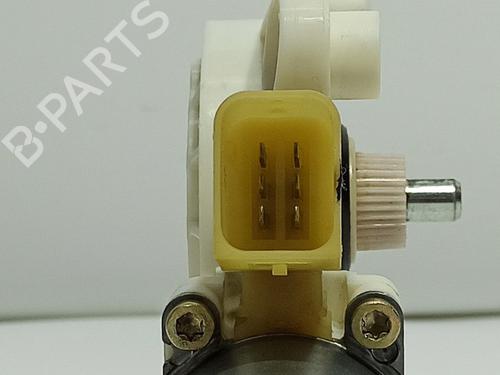 Portierruitmotor linksvoor MERCEDES-BENZ CLK (C209) CLK 270 CDI (209.316) | BP13689010E21 