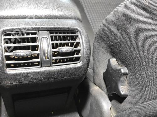 air-vent-mercedes-benz-c-class-w203-2000-2001-2002-2003-2004-2005-2006-2007-36362988 main image