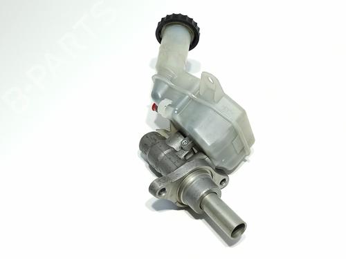 Used Brake master cylinder MITSUBISHI OUTLANDER III (GG_W, GF_W, ZJ, ZL, ZK) 2.2 Di-D (GF6W) (150 hp) 16725831