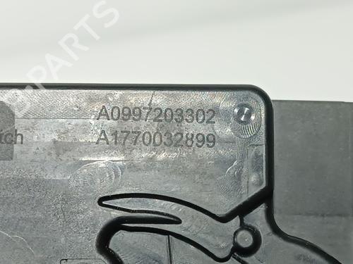 Front left lock MERCEDES-BENZ CLA (C118) CLA 200 d (118.312) | BP25778427C98 