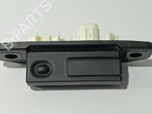 Used Tailgate handle TOYOTA YARIS (_P21_, _PA1_, _PH1_) 1.5 Hybrid (MXPH10, MXPH11) (116 hp) 24945090