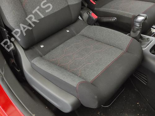 Right front seat CITROËN C3 III (SX) 1.2 THP 110 (SXHNPS, SXHNZT, SXHNZ6) | BP18117360C16