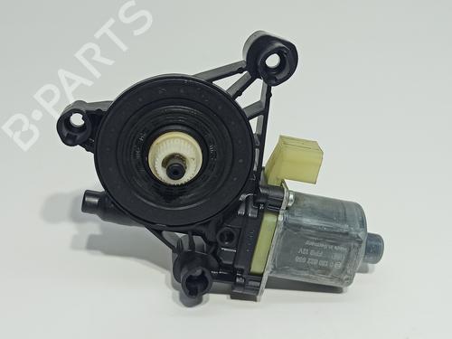 Moteur de lève-vitre arrière droit AUDI A4 B9 Avant (8W5, 8WD) 2.0 TDI (150 hp) 19579064