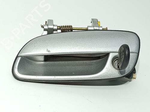 Used Front left exterior door handle Front left exterior door handle HYUNDAI ELANTRA III (XD) 1.6 (105 hp) 35945940 35945940