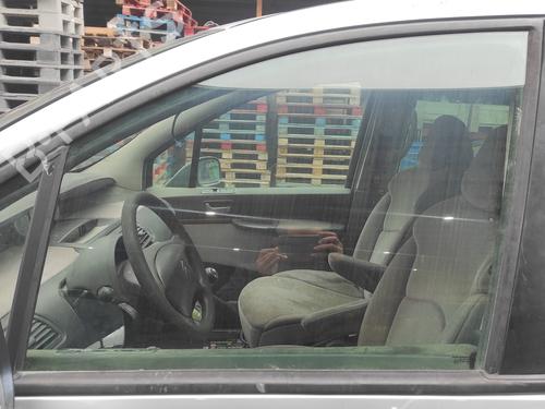 dr-rude-ventre-foran-citroen-c8-ea_-eb_-22-hdi-2002-16867161 main image
