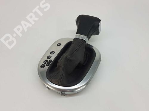 Used Shift knob VW TOURAN (1T1, 1T2) 2.0 TDI 16V (140 hp) 11388355