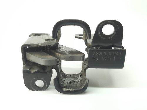 Used Hood lock MERCEDES-BENZ S-CLASS (W220, V220) S 320 CDI (220.026, 220.126) (197 hp) 8776909