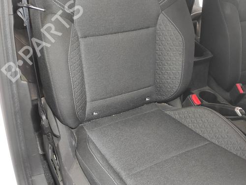 right-front-seat-renault-captur-ii-hf_-2020-19934055 main image