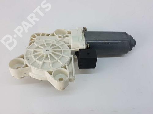 Portierruitmotor linksachter MERCEDES-BENZ E-CLASS (W211) E 270 CDI (211.016) (177 hp) 6419283
