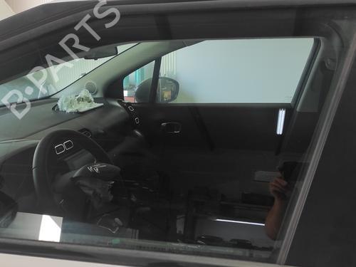 front-left-door-window-citroen-c3-aircross-ii-2r_-2c_-12-puretech-110-2rhnzb-2rhnzw-2rhnpx-2rhnpj-2017-21085760 main image