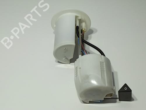 Used Fuel pump TOYOTA YARIS (_P13_) 1.5 Hybrid (NHP130_, NHP130) (101 hp) 28332045