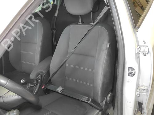 front-left-seatbelt-renault-megane-iii-hatchback-bz01_-b3_-2008-35822561 main image