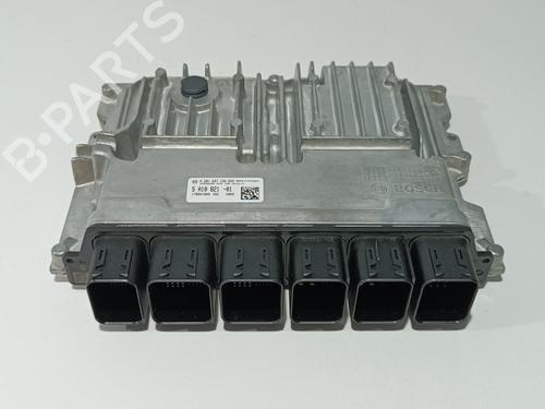 Used Engine control unit (ECU) BMW 1 (F40) 118 d (150 hp) 28364242
