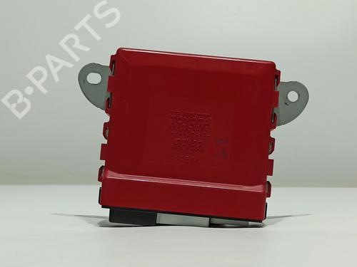 Used Electronic module LEXUS IS II (_E2_) 220d (ALE20) (177 hp) 18166564