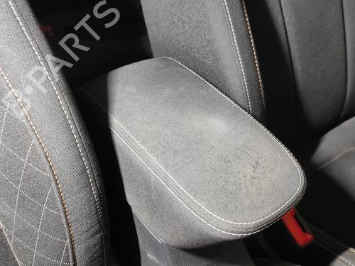 armrest-center-console-skoda-scala-nw1-2019-28061341 main image