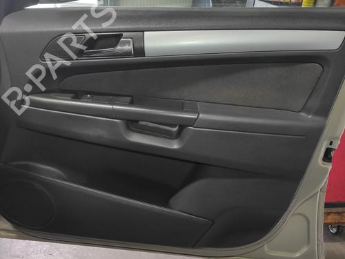Bageste højre beklædning OPEL ZAFIRA / ZAFIRA FAMILY B (A05) 1.9 CDTI (M75) | BP19799255C61