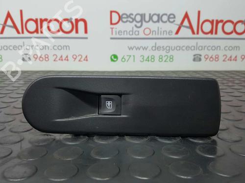 Interrupteur de vitre avant droite RENAULT CLIO IV (BH_) 1.2 16V (BHA1, BHAK, BHMG, BHMK) (75 hp) 2732984
