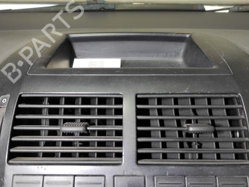 Air vent VW POLO IV (9N_, 9A_) 1.4 16V BP29345329I21