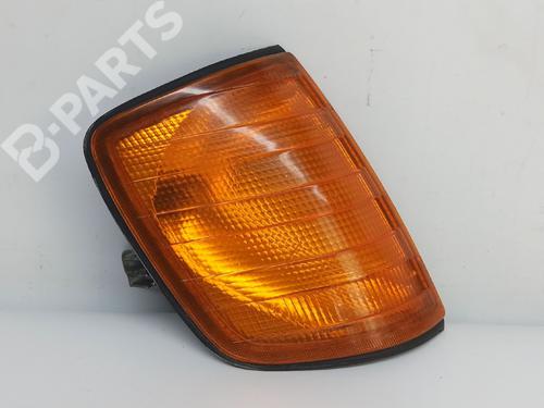 Used Right front indicator MERCEDES-BENZ 124 Saloon (W124) 300 D (124.130) (109 hp) 10384474
