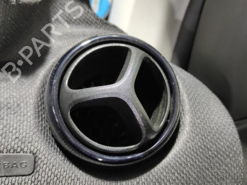air-vent-smart-fortwo-coupe-453-2014-17461377 main image