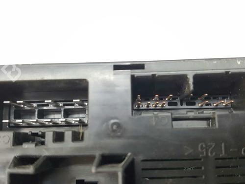 Fuse box JAGUAR XF I (X250) 3.0 D | BP3333334E1