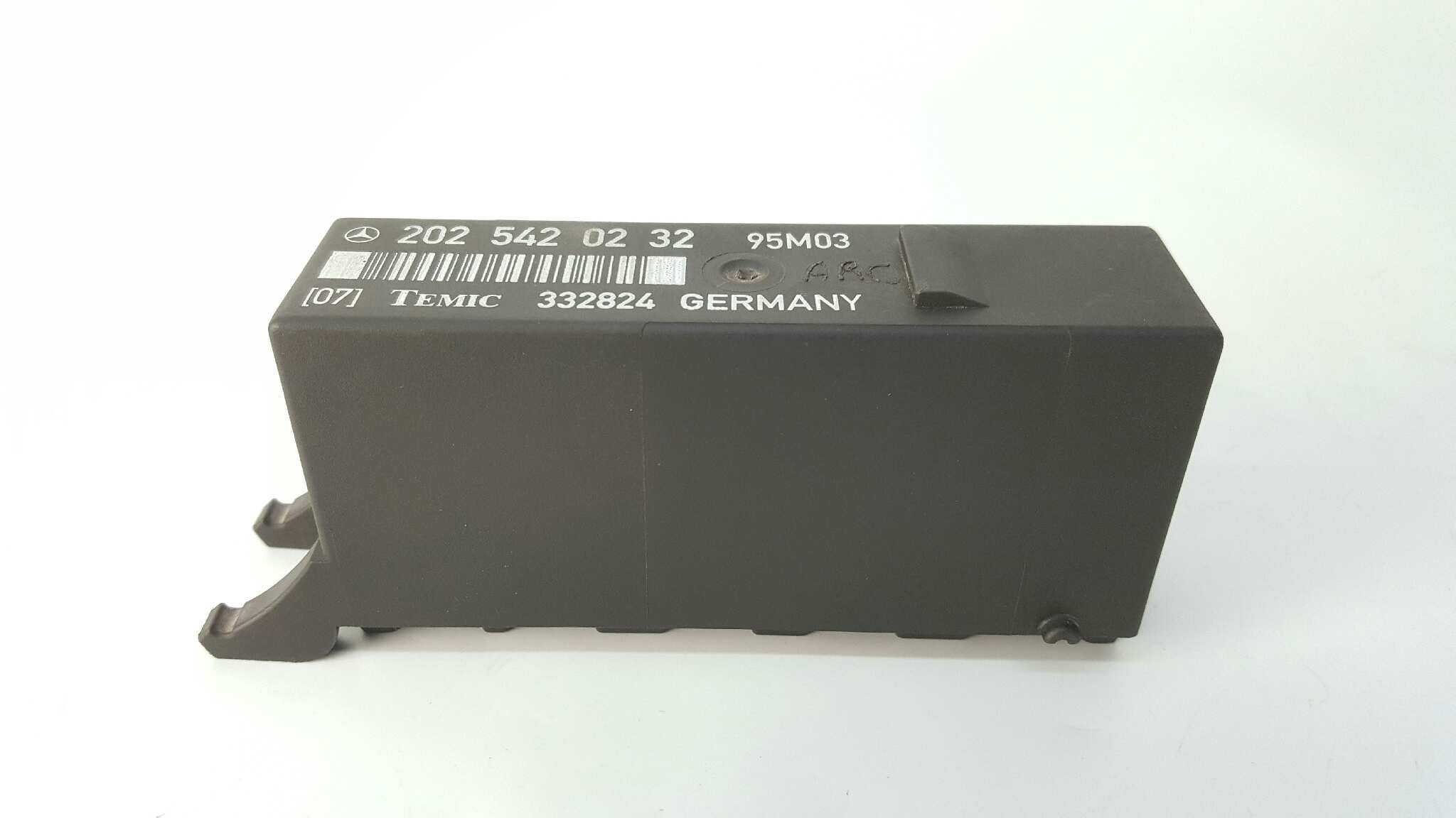 Lights ECU MERCEDES-BENZ C-CLASS (W202) C 220 D (202.021) 8060474 