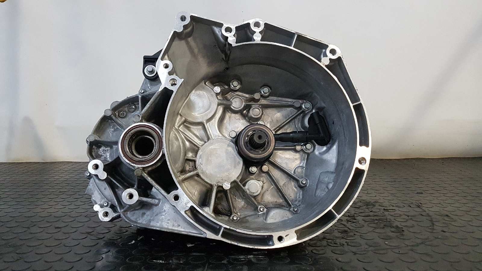 Manual gearbox FORD FIESTA VII (HJ, HF) 1.5 TDCi 5624534 | B-Parts