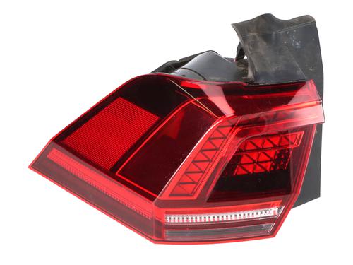 Venstre baglygte VW TIGUAN (AD1, AX1) 2.0 TDI 4motion (150 hp) 32084386