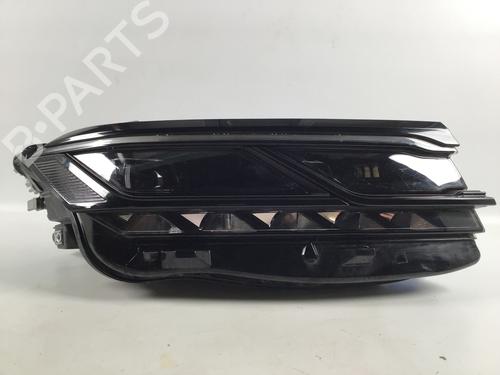 Used Right headlight Right headlight VW TOUAREG (CR7, RC8) 3.0 TDI 4motion (286 hp) 7805874 7805874