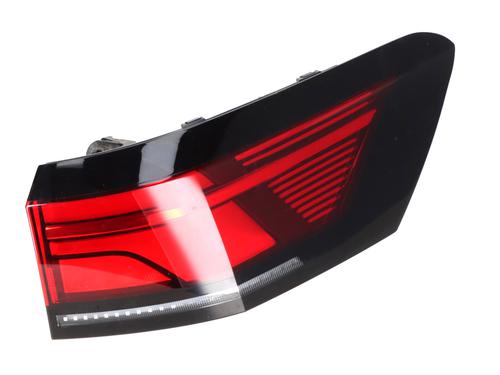 Used Right taillight Right taillight VW PASSAT B9 Variant (CJ5) 1.5 eTSI (150 hp) 39918851 39918851